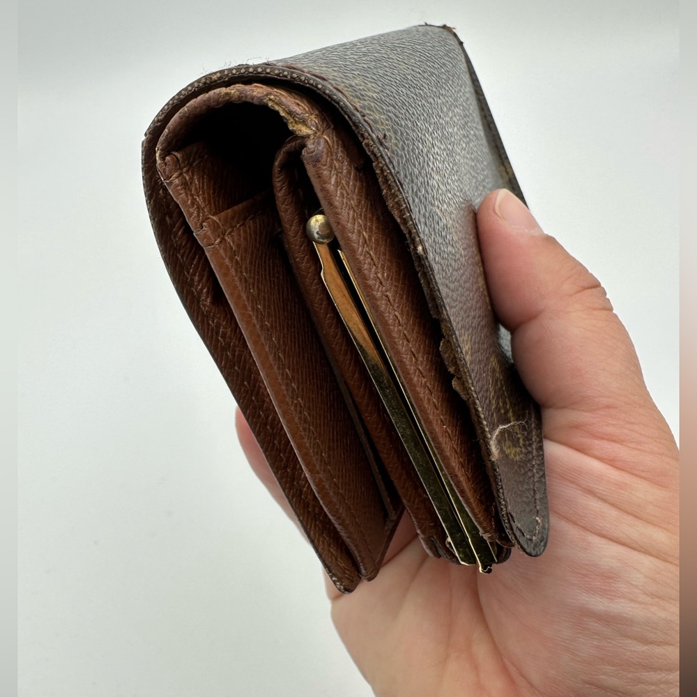 Louis Vuitton Vintage Kisslock Snap Wallet - Picture 5 of 7